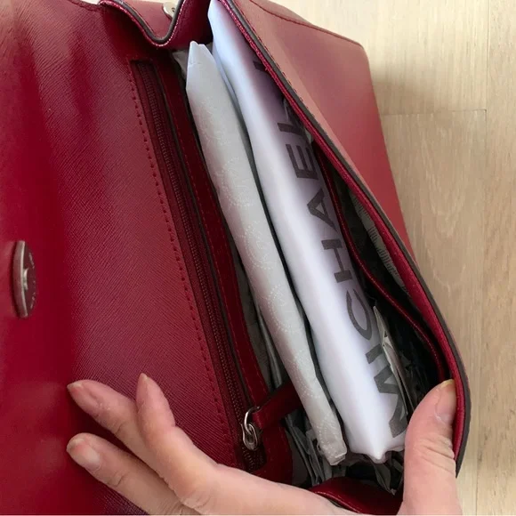 NWT Michael Kors Ava Small Saffiano Leather Crossbody Handbag Purse Cherry Red - Picture 5 of 9